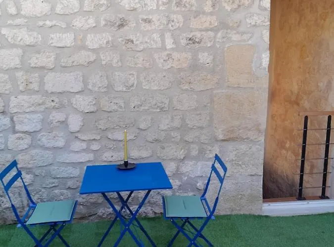 De La Reine Blanche Holiday home *